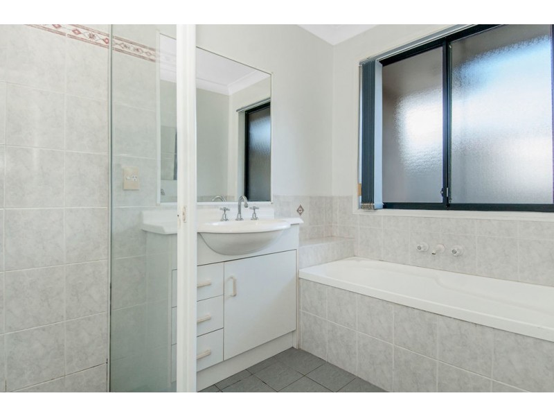 13 Lake Amaroo Ct, Logan Reserve QLD 4133