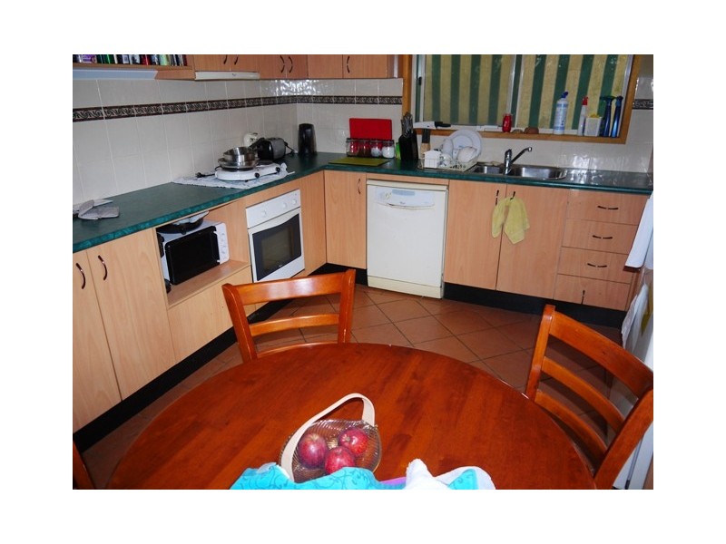 6 Phie St, Loganlea QLD 4131