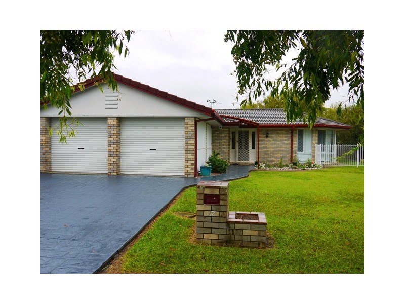 17 Crozier Cres, Meadowbrook QLD 4131
