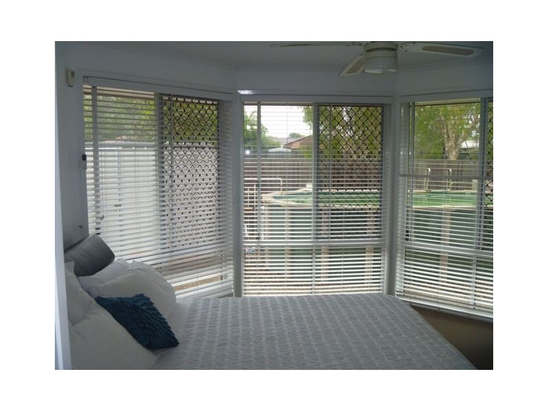 17 Crozier Cres, Meadowbrook QLD 4131