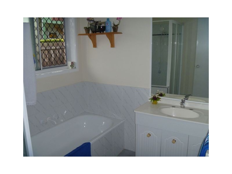 17 Crozier Cres, Meadowbrook QLD 4131