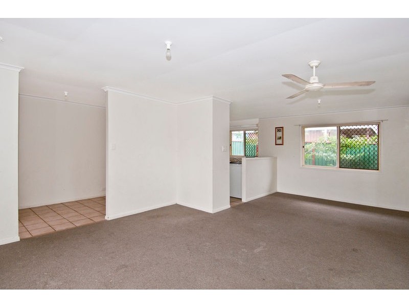 16 Trulson Dr, Crestmead QLD 4132