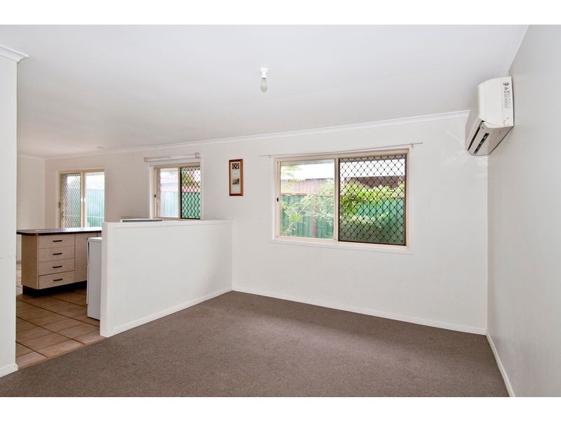 16 Trulson Dr, Crestmead QLD 4132