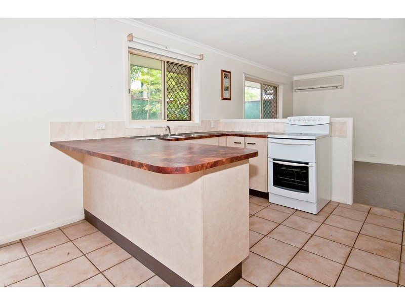 16 Trulson Dr, Crestmead QLD 4132