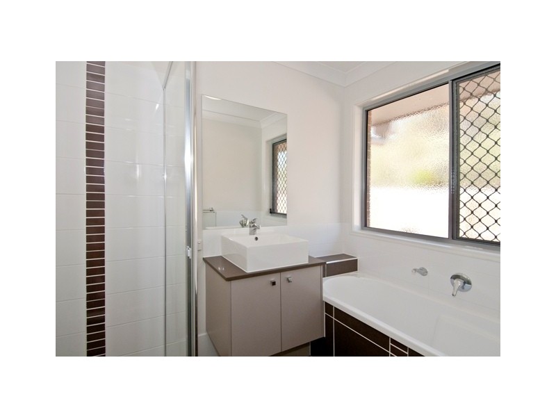 2 Chesan Court, Crestmead QLD 4132