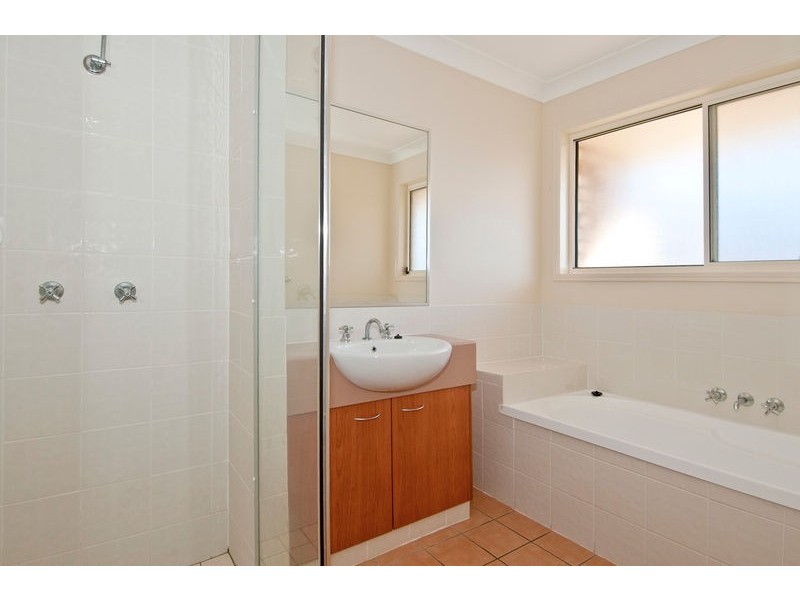 16 Rachel Drive, Crestmead QLD 4132