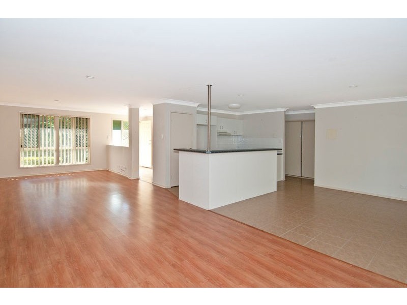 26 Pidgeon Blvd, Crestmead QLD 4132