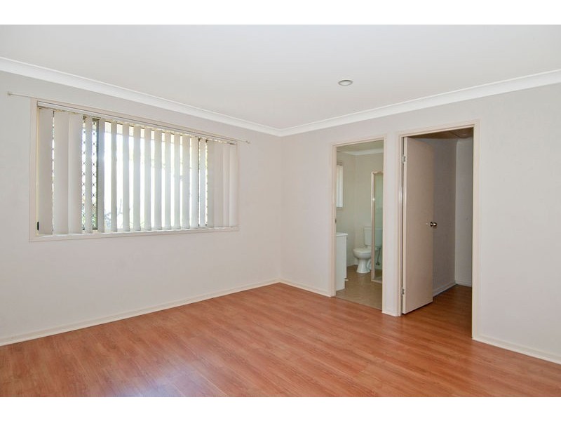 26 Pidgeon Blvd, Crestmead QLD 4132