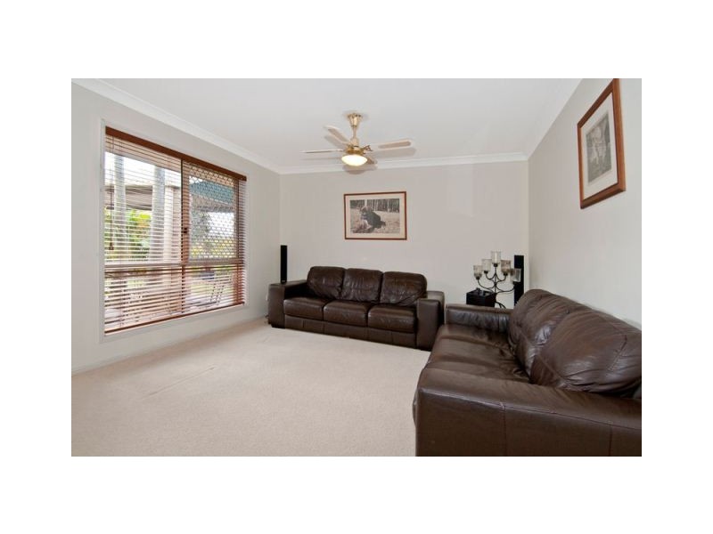 3 Hochtief Ct, Edens Landing QLD 4207