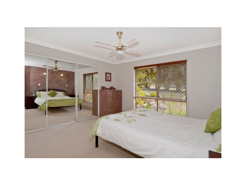 3 Hochtief Ct, Edens Landing QLD 4207