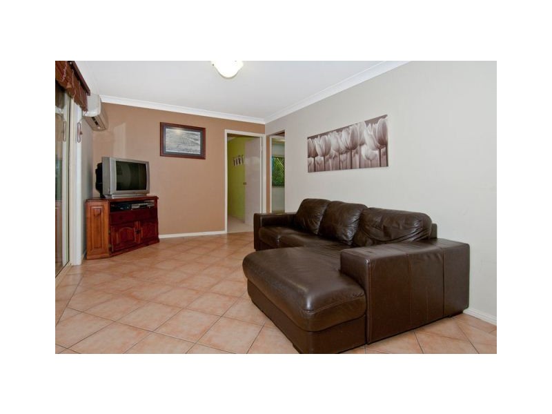 3 Hochtief Ct, Edens Landing QLD 4207