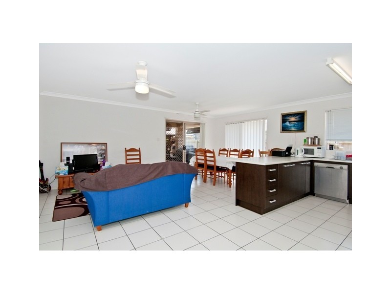 61 Lakeview Dr, Logan Reserve QLD 4133