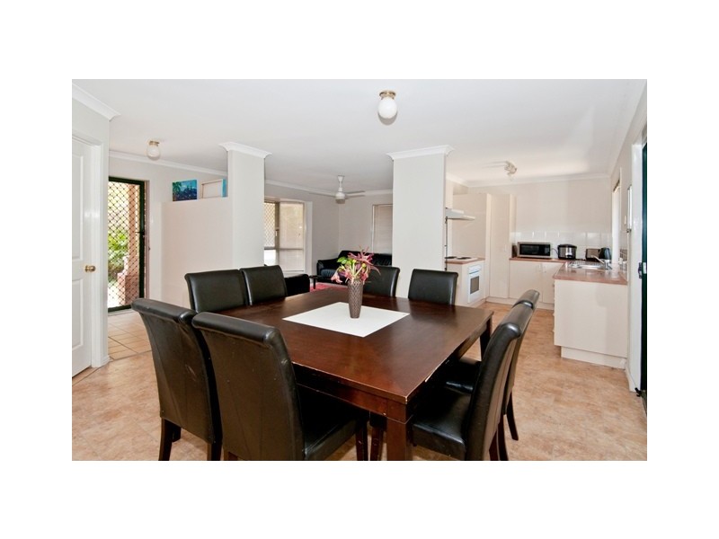 39 Paddies Cres, Crestmead QLD 4132