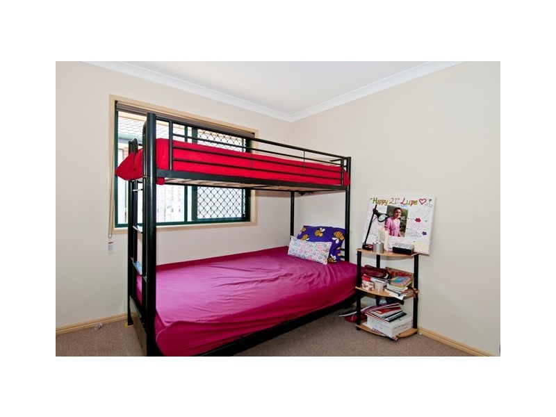 39 Paddies Cres, Crestmead QLD 4132