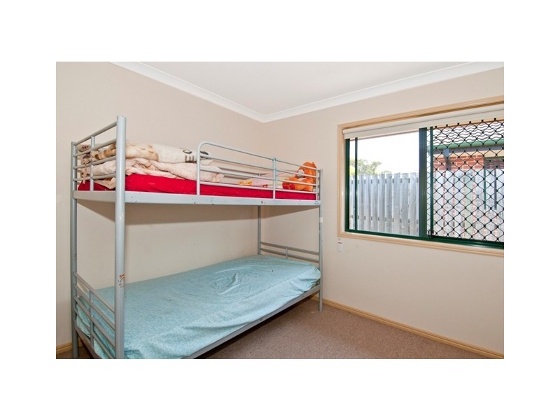 39 Paddies Cres, Crestmead QLD 4132