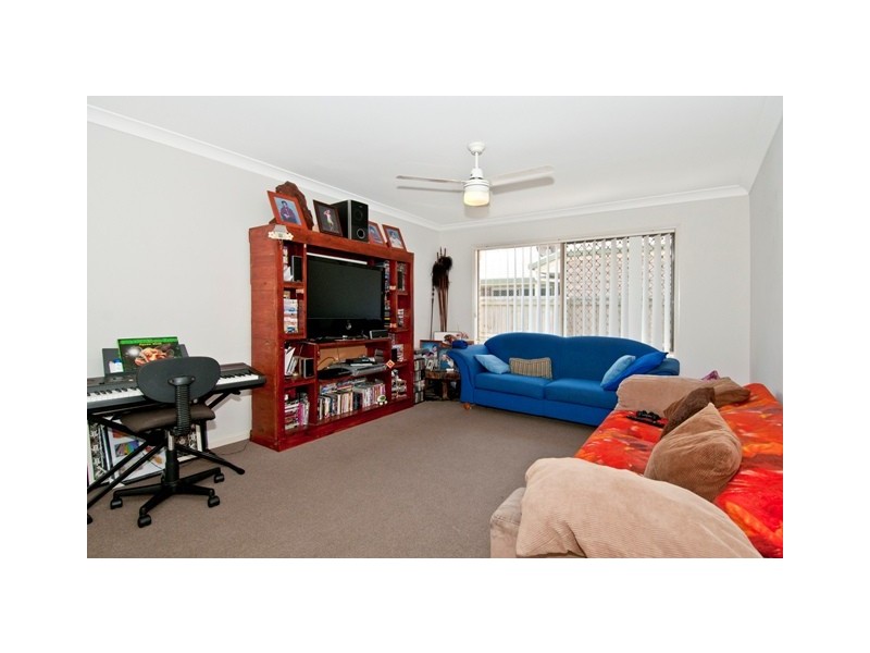 61 Lakeview Dr, Logan Reserve QLD 4133