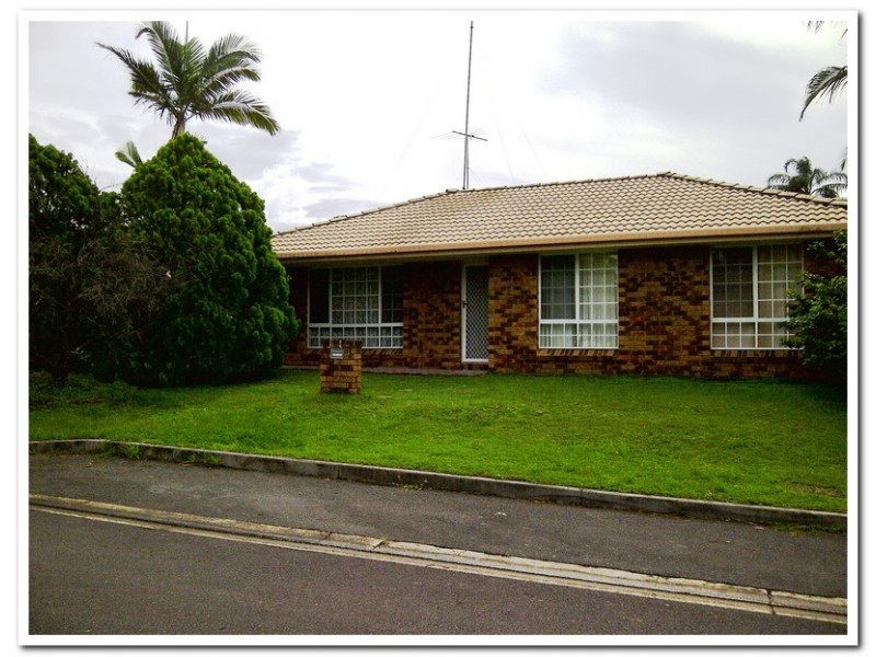 10 Tregana Cct, Edens Landing QLD 4207