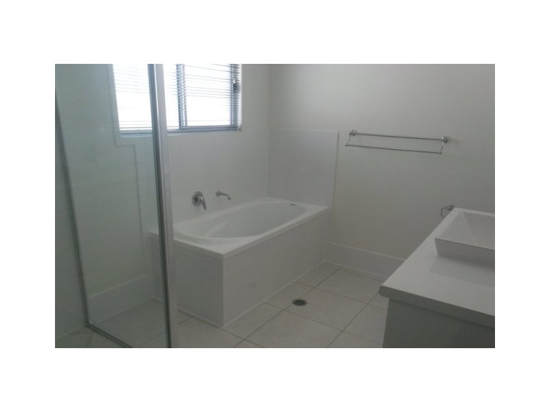 2/44 Frankland Ave, Waterford QLD 4133