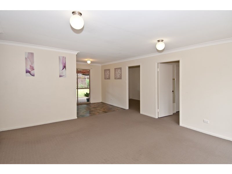4 Katrina Cres, Waterford West QLD 4133