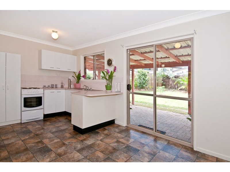 4 Katrina Cres, Waterford West QLD 4133