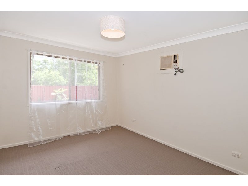 4 Katrina Cres, Waterford West QLD 4133