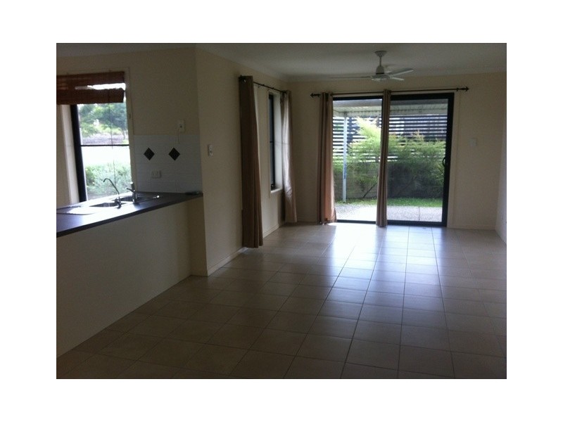 2 Somerset Tce, Holmview QLD 4207