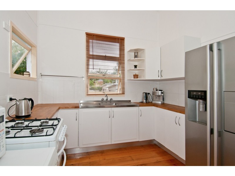 24A Laughlin Street, Kingston QLD 4114