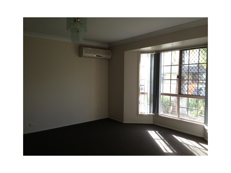 8 Limousin Place, Waterford West QLD 4133