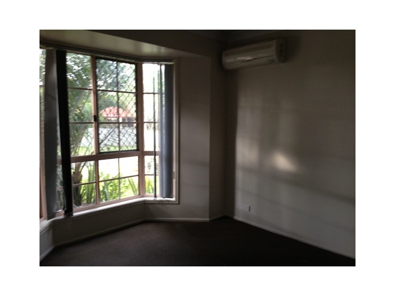 8 Limousin Place, Waterford West QLD 4133