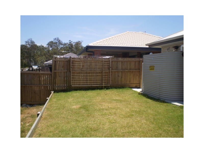 12 Wallaman Close, Waterford QLD 4133
