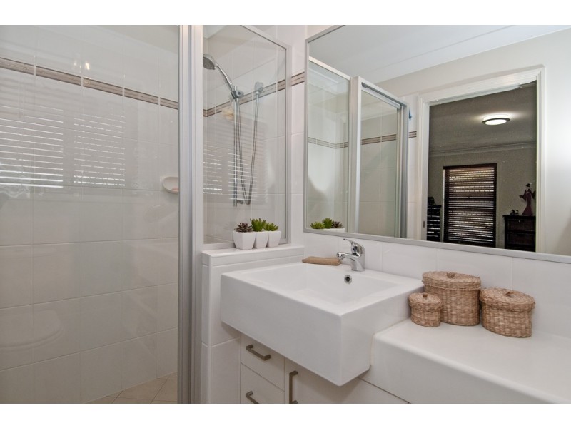 16 Kondalilla Terrace, Waterford QLD 4133