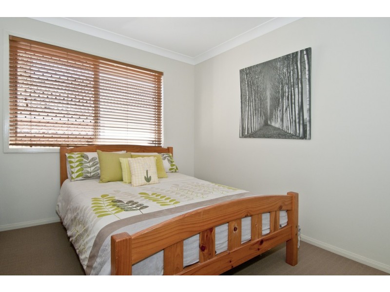 16 Kondalilla Terrace, Waterford QLD 4133