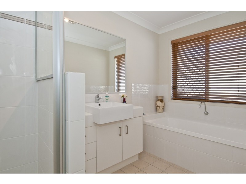 16 Kondalilla Terrace, Waterford QLD 4133