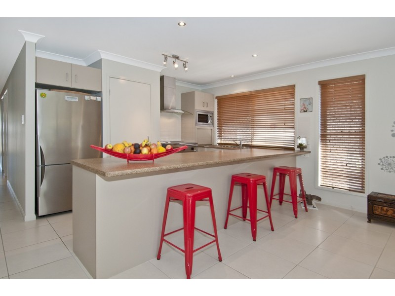 16 Kondalilla Terrace, Waterford QLD 4133