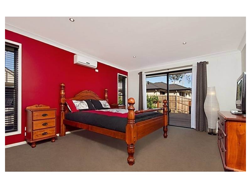 16 Benarkin Close, Waterford QLD 4133