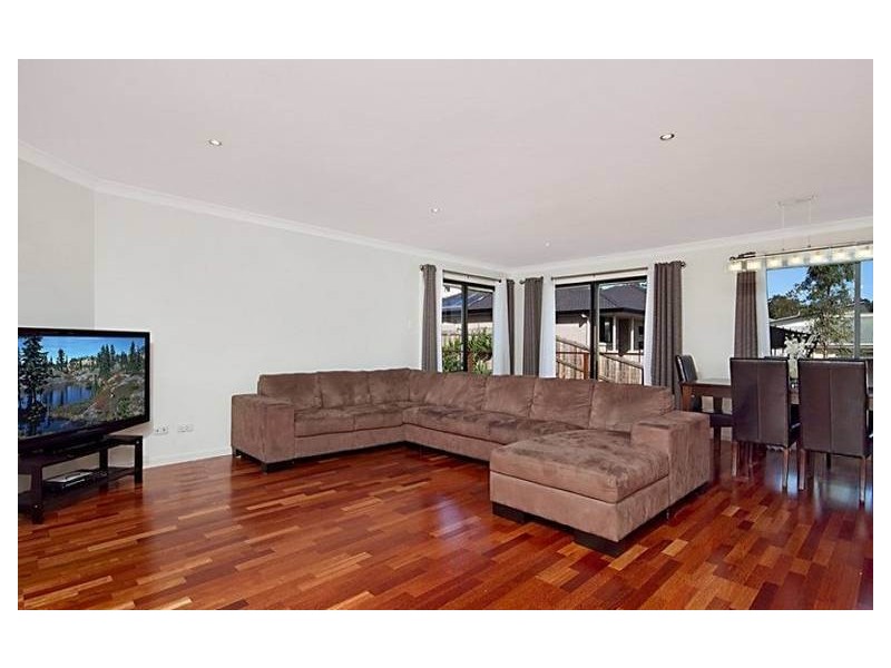 16 Benarkin Close, Waterford QLD 4133