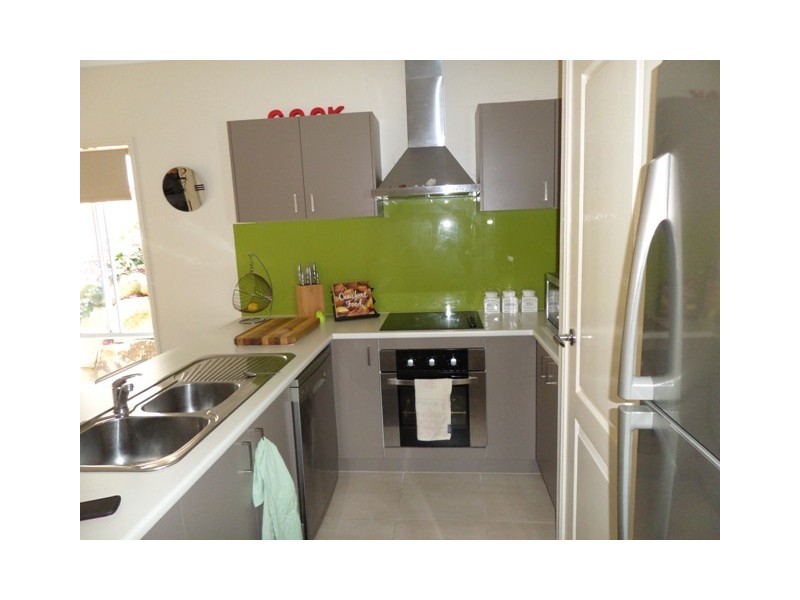 10 Willandra Crescent, Waterford QLD 4133