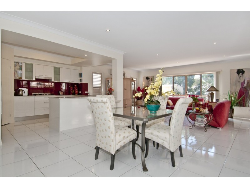 49 Long Island Drive, Windaroo QLD 4207