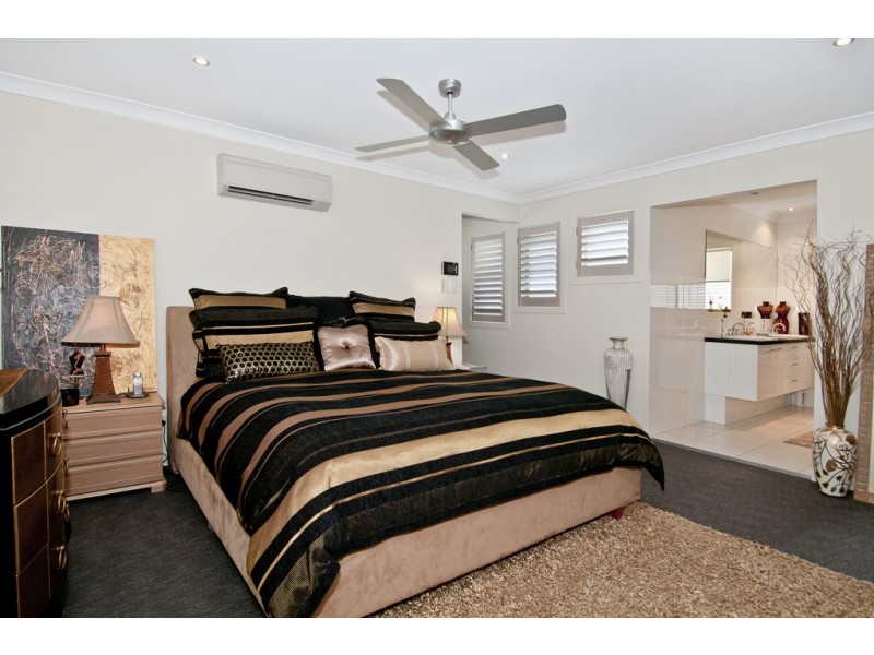 49 Long Island Drive, Windaroo QLD 4207
