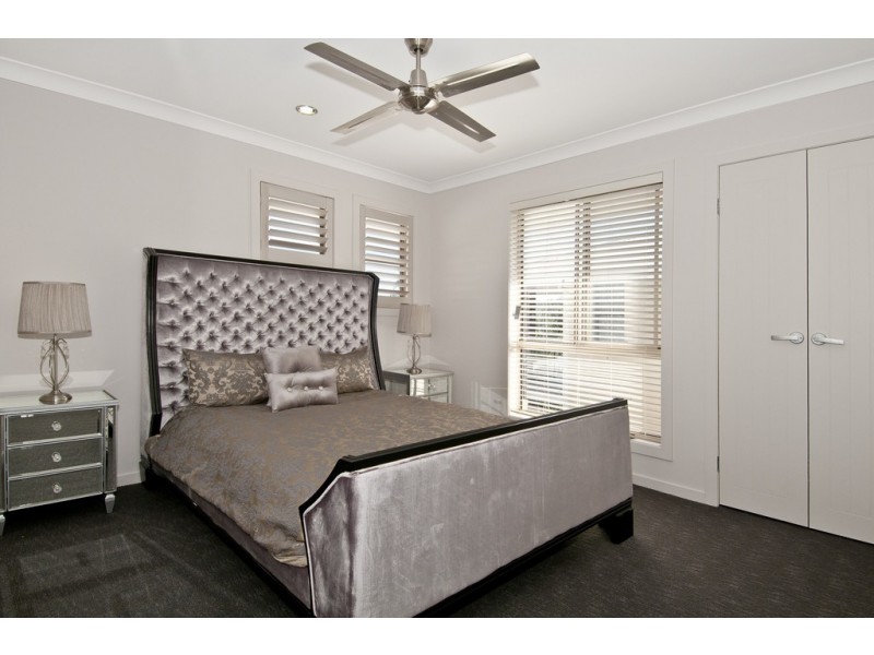 49 Long Island Drive, Windaroo QLD 4207