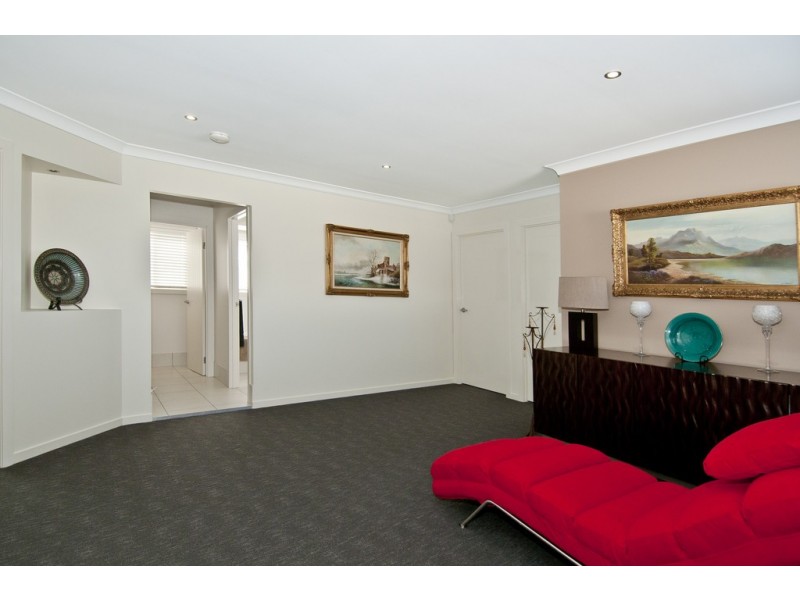 49 Long Island Drive, Windaroo QLD 4207