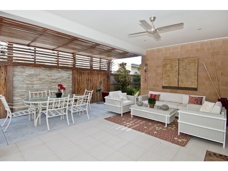 49 Long Island Drive, Windaroo QLD 4207