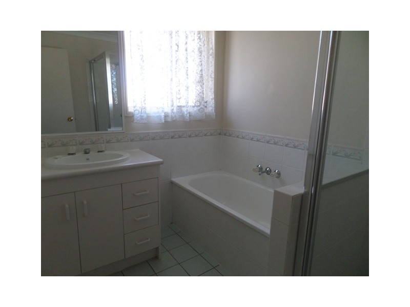 41 Lennon Drive, Windaroo QLD 4207