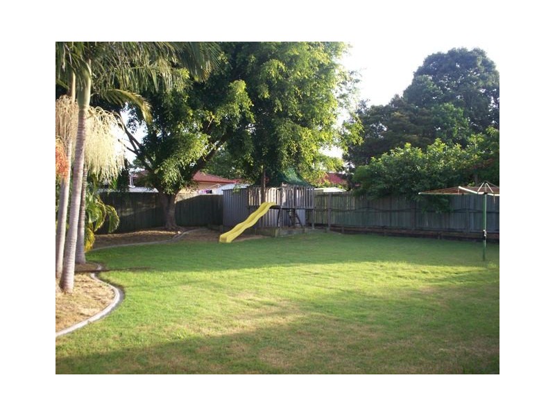 2 Lochore Court, Crestmead QLD 4132