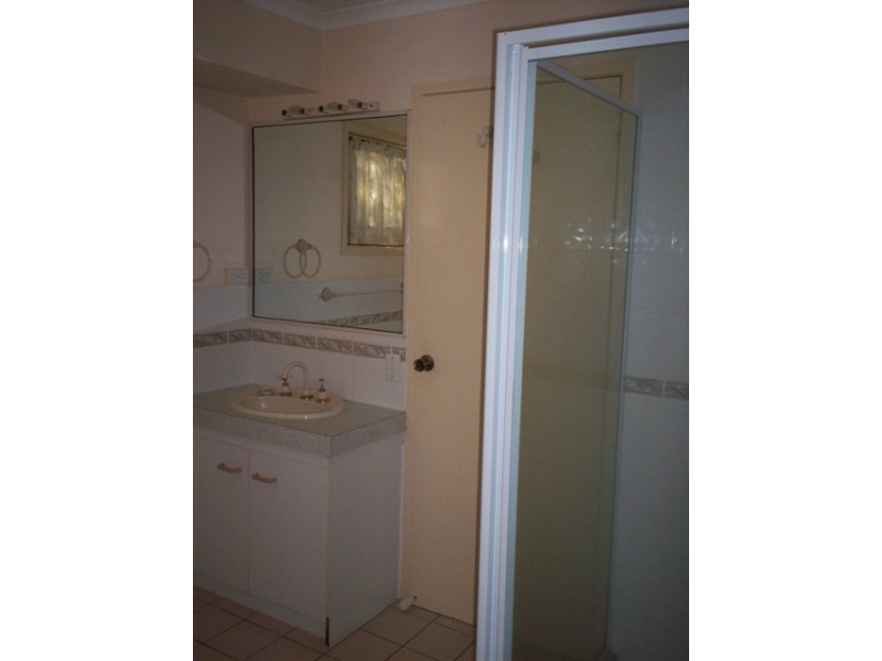 2 Lochore Court, Crestmead QLD 4132