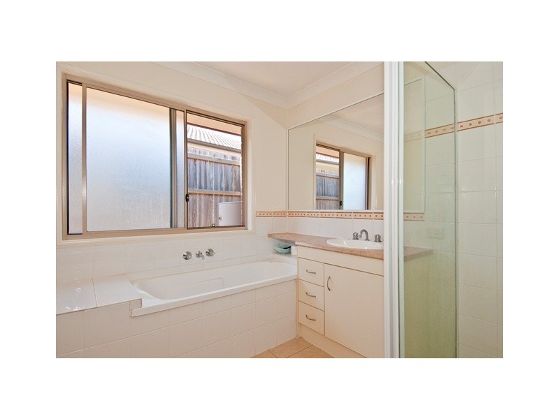 2 Ella Court, Marsden QLD 4132