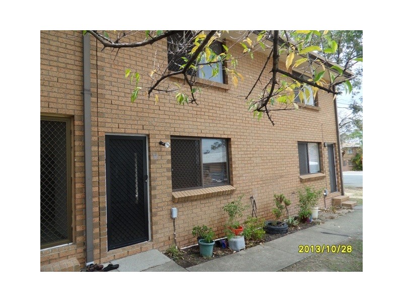 2/9 Cognac Court, Kingston QLD 4114