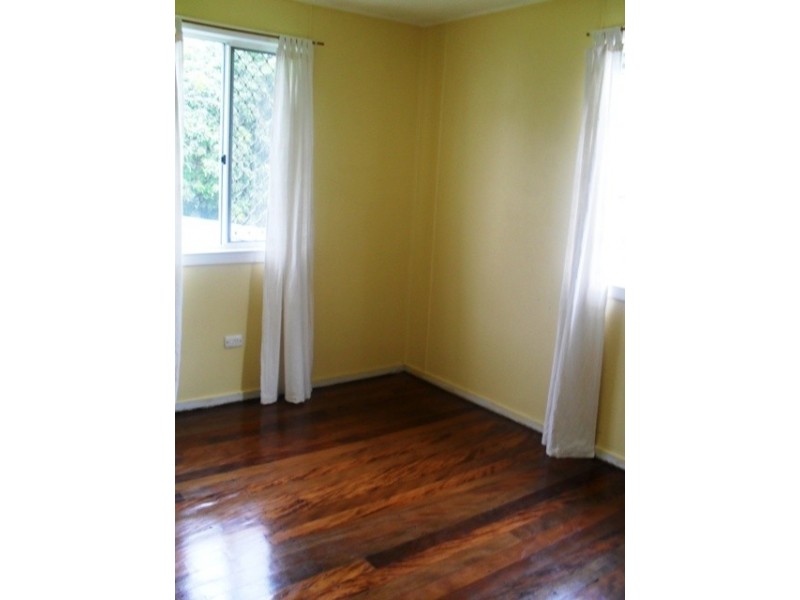 18 Pamela Crescent, Woodridge QLD 4114