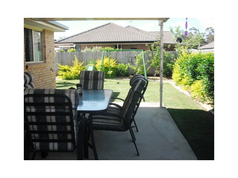8 Lake Kurwongbah Court, Logan Reserve QLD 4133