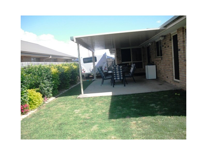 8 Lake Kurwongbah Court, Logan Reserve QLD 4133